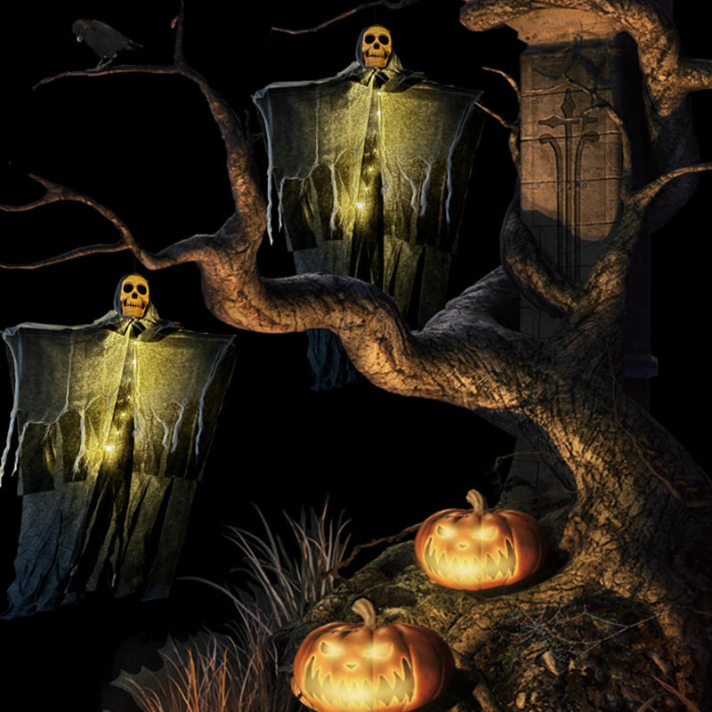 Outdoor Horror Hanging Skull Prop - I Love Goods