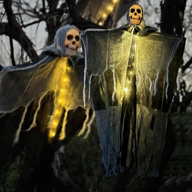 Outdoor Horror Hanging Skull Prop - I Love Goods